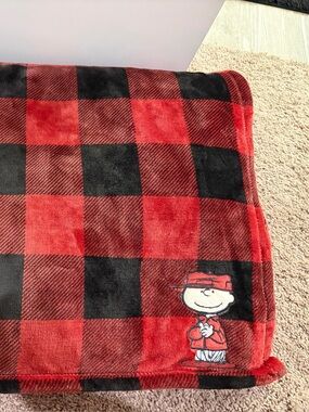Peanuts Red and Black Plaid Sherpa Throw